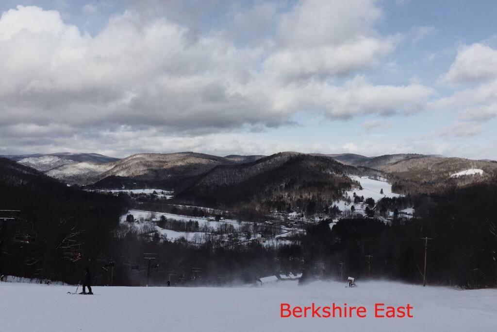 2 Bed Berkshire Getaway @ Stephentown Hotel Экстерьер фото